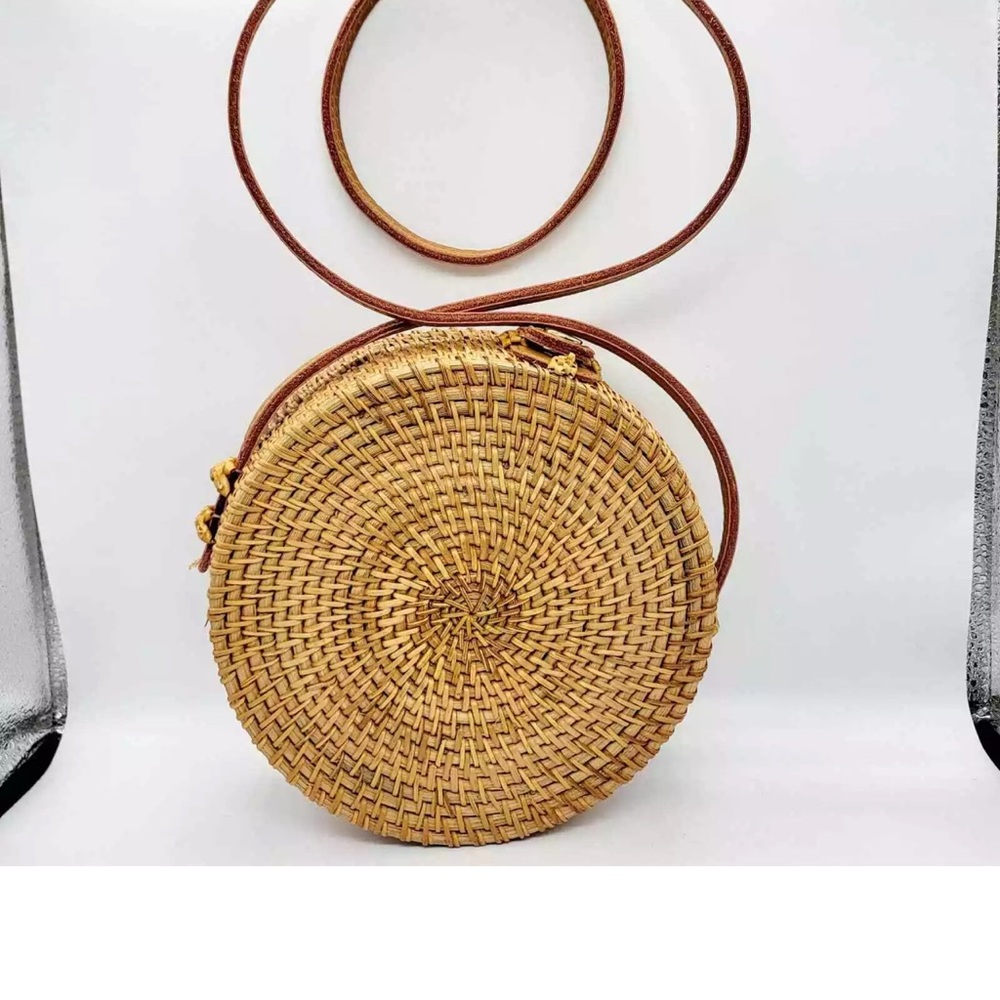 Urban Outfitters Rattan Circle Straw Crossbody Bag - Picture 4 of 12